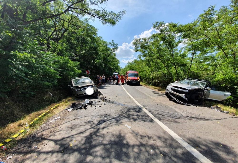 Cinci persoane, dintre care doi copii, au ajuns la spital, în urma unui accident în Dealul Săbedului