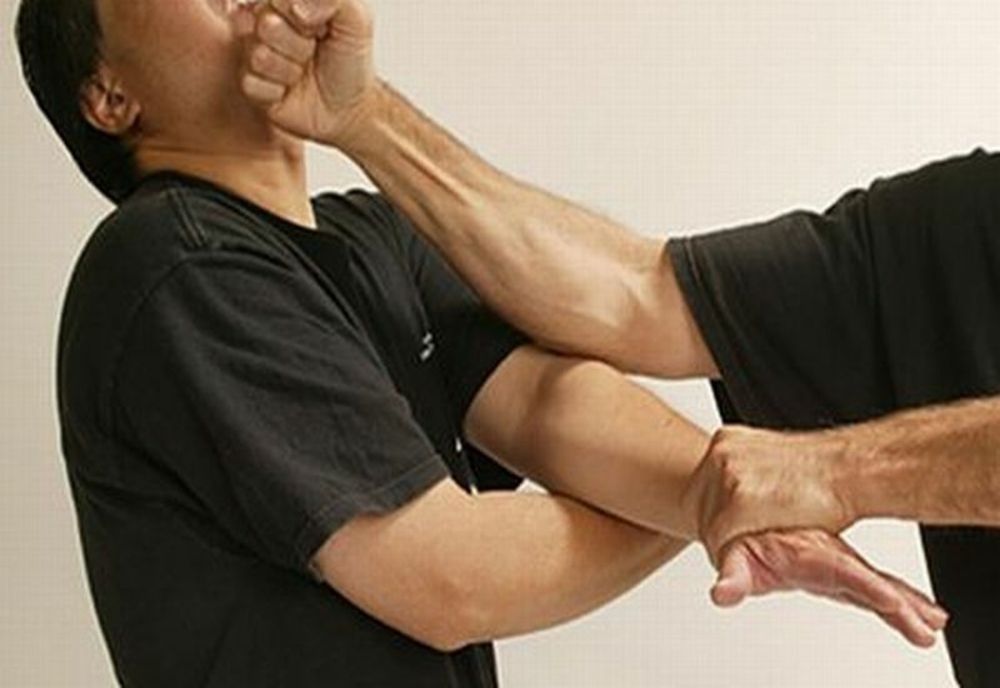 Bătaie la un ştrand din Reghin! Patru bărbaţi au fost duşi la audieri