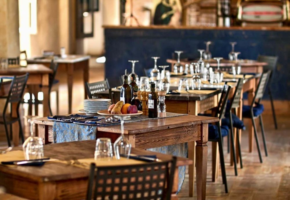 Clarificare privind programul de funcționare al restaurantelor și cafenelelor în localitățile unde incidența este mai mare de 6 la mie