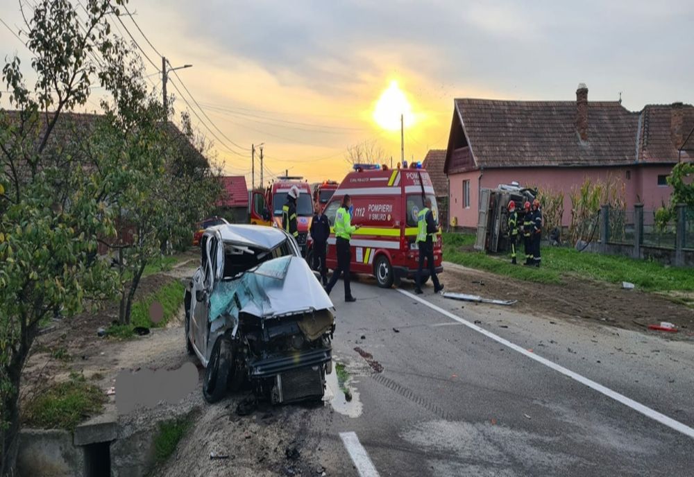 Grav accident de circulaţie în judeţul Mureş! Un tânăr şi-a pierdut viaţa (FOTO)