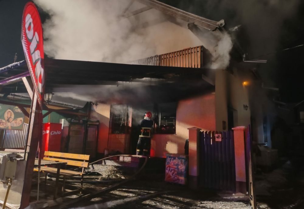 Magazin alimentar din Viforoasa, afectat de un incendiu din cauza unui scurtcircuit electric