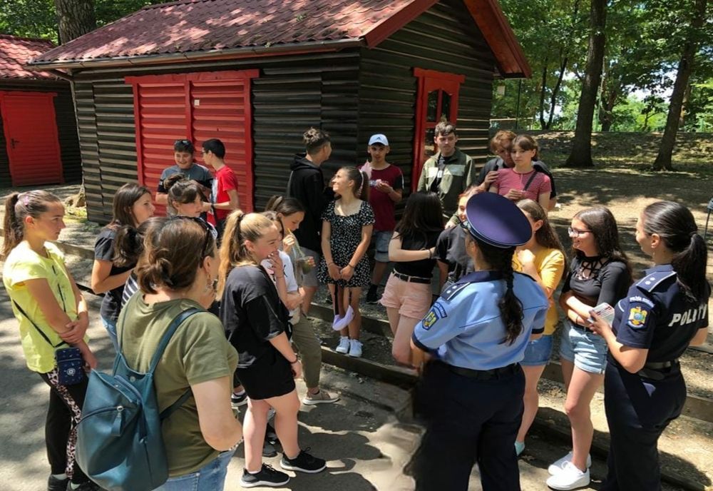 Informare pentru siguranța copiilor și tinerilor, prioritatea polițiștilor mureșeni în weekend