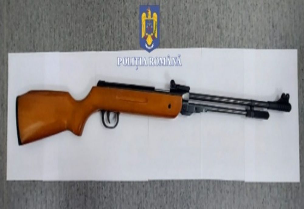 Bărbat din Albeşti reţinut după ce poliţiştii i-au găsit o amă cumpărată din Ungaria