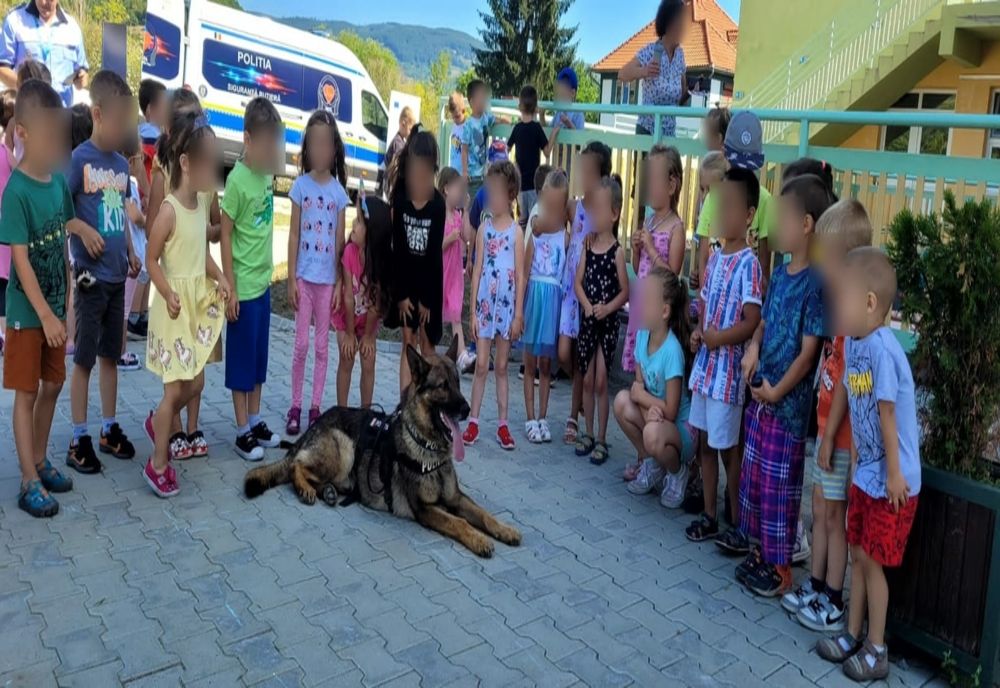 Acţiune educativă a poliţiştilor la Lacul Ursu din Sovata (FOTO)
