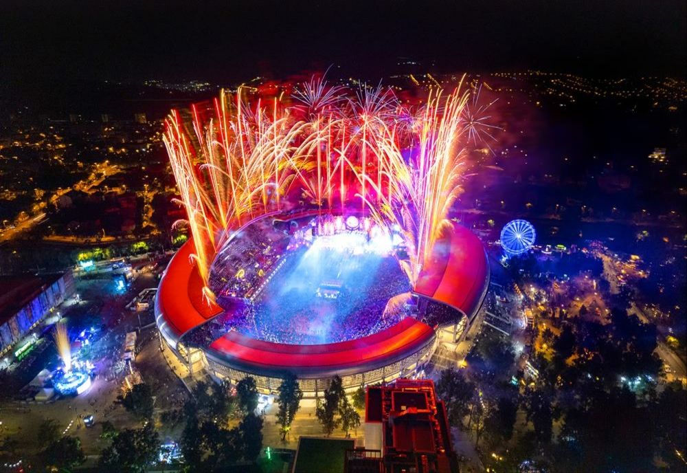 Peste 360.000 de participanţi la festivalul UNTOLD 2022