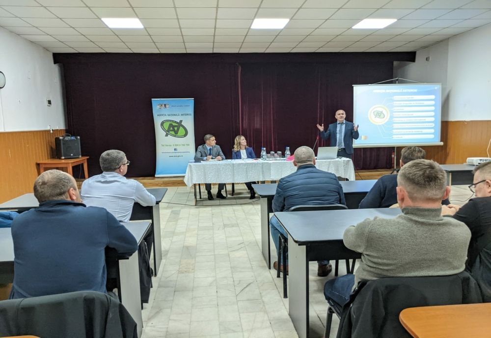 Activitate antidrog adresată militarilor la Târgu Mureș (FOTO)