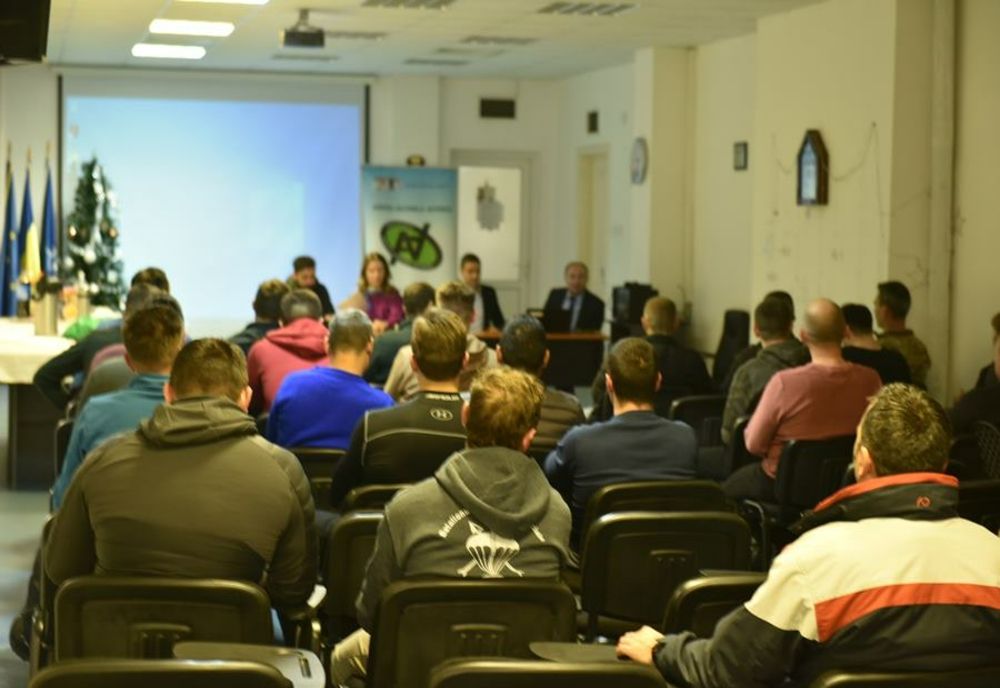 Activitate antidrog la UM 01010: Au participat 35 de militari (FOTO)