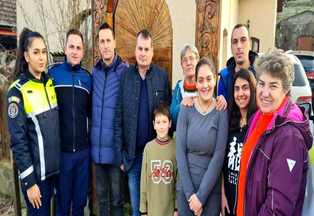 Copiii din Satul Nou, vizitaţi de Moş Crăciun (FOTO)