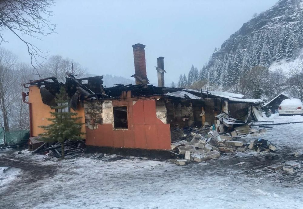 Bărbat găsit carbonizat în interiorul unei case afectate de un incendiu violent, în Meștera