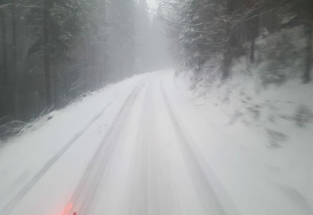 Ninsori abundente în centrul țării. Starea drumurilor VIDEO