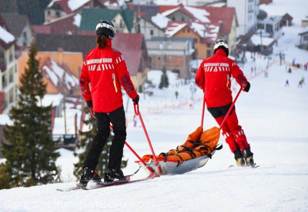 SALVAMONTIȘTII NE SPUN CUM PUTEM AJUTA O PERSOANĂ ACCIDENTATĂ PE PÂRTIE!