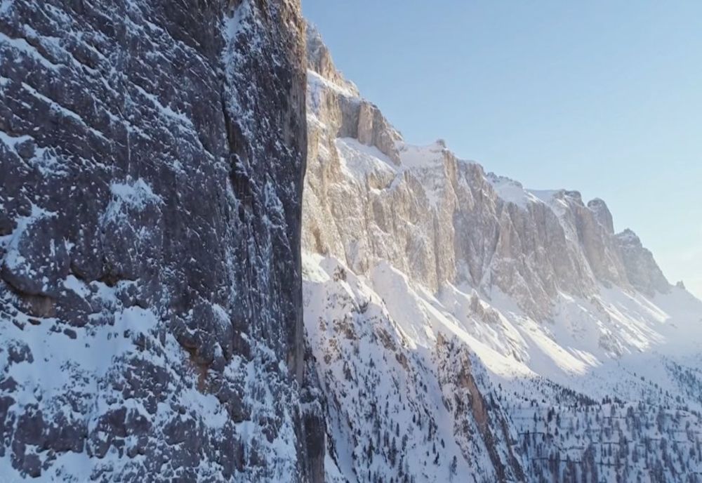 ITALIA: 3 MORȚI DUPĂ O AVALANȘĂ PRODUSĂ ÎN ALPII LEPONTINI