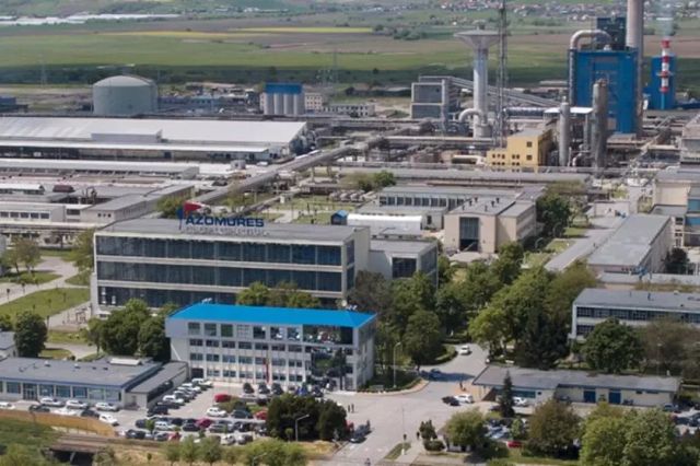 Criză la Azomureș: angajații așteaptă intervenția statului