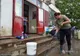 VOLUNTARI DIN ŢARĂ, ÎN SPRIJINUL SINISTRAŢILOR DIN SATUL GĂLĂŢEAN PECHEA