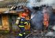 Casă cuprinsă de incendiu în Dedrad! O persoană a ajuns la spital cu multiple arsuri