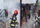 Incendiu la o casă din Mureș. Două persoane, găsite în stop cardio-respirator. Pompierii au început manevrele de resuscitare